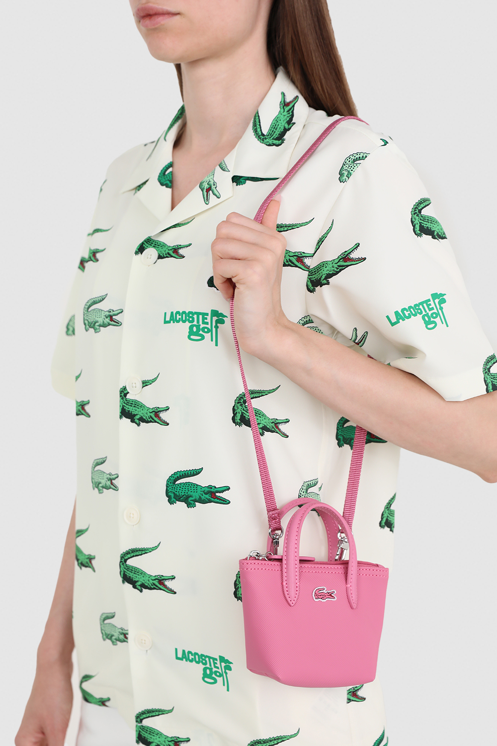 תמונת כל הלוק של תיק כתף מיני